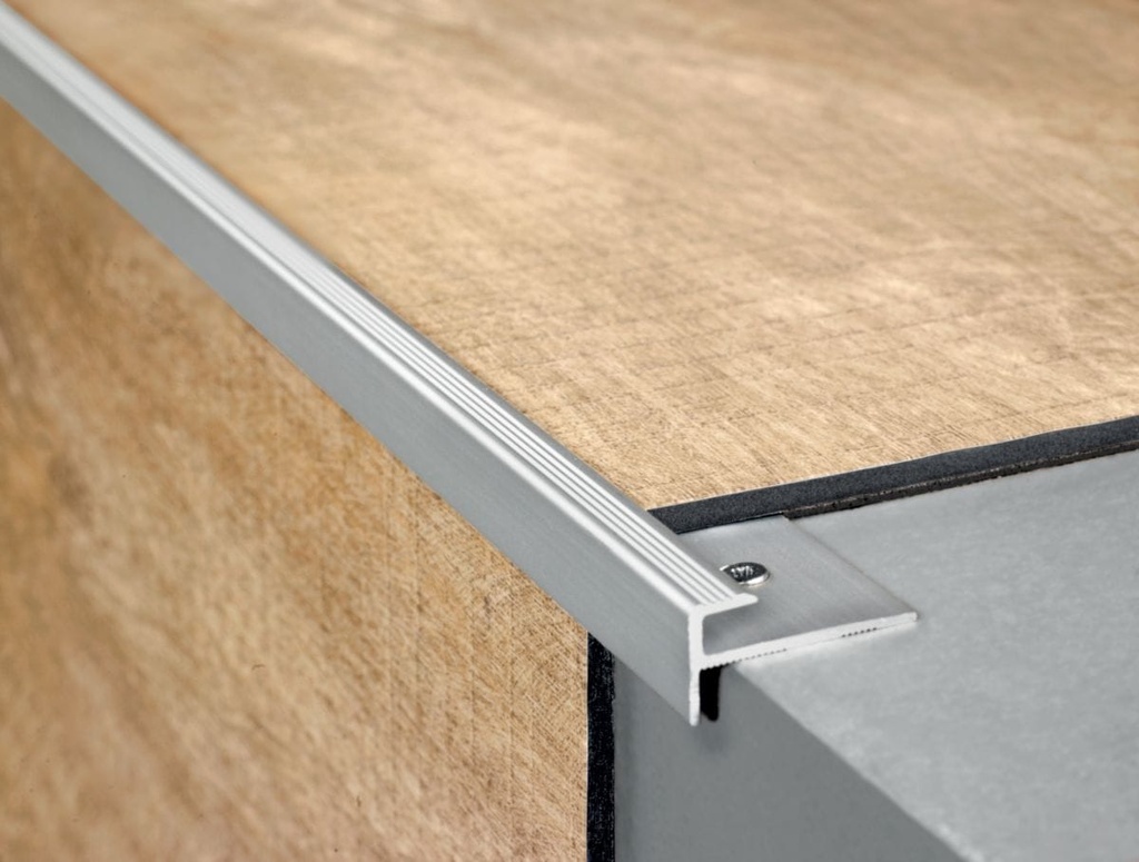 [QS-QSVSTPCLICKSILV] PROFILE D'ESCALIER CLICK - ARGENT - 2000X30X15MM - QSVSTPCLICKSILV